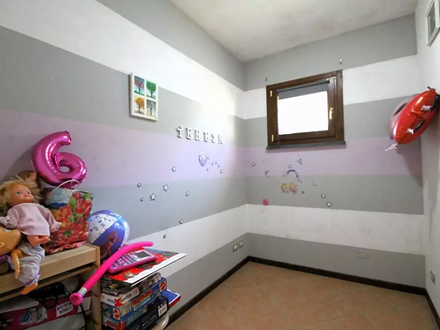 Immagine 10 di Appartamento in vendita  a Lucca