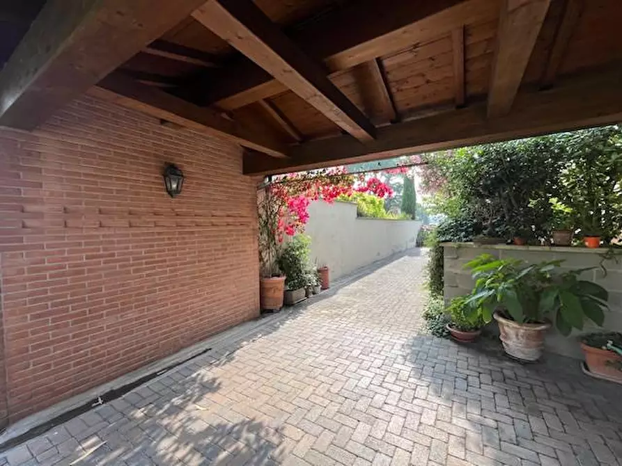 Immagine 40 di Villetta a schiera in vendita  a Pontedera