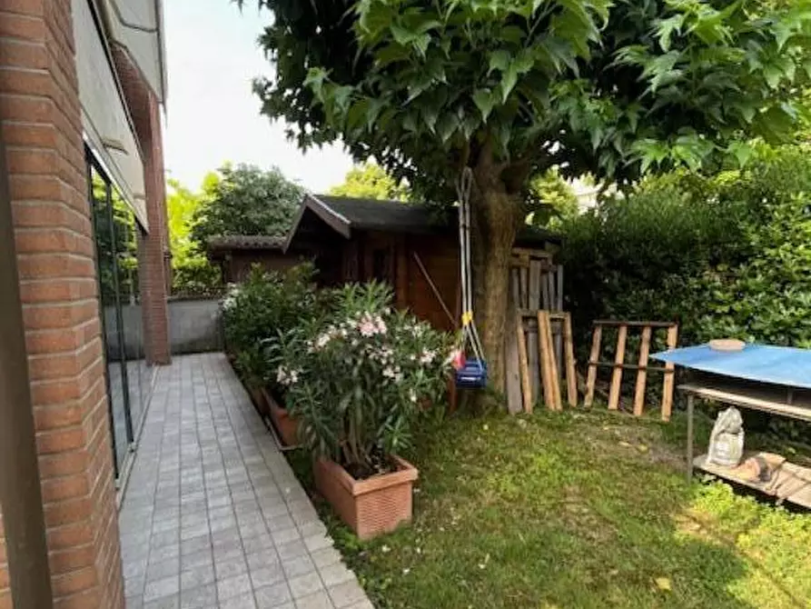 Immagine 43 di Villetta a schiera in vendita  a Pontedera