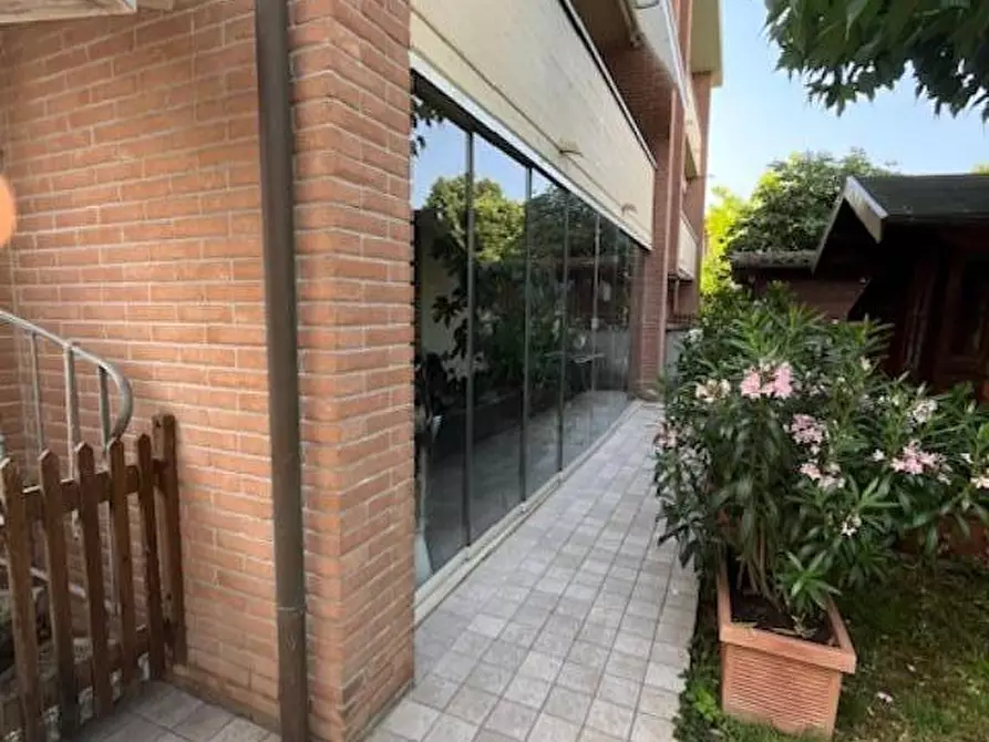 Immagine 44 di Villetta a schiera in vendita  a Pontedera