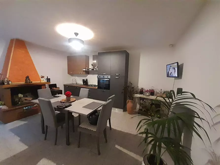 Immagine 3 di Appartamento in vendita  a Livorno