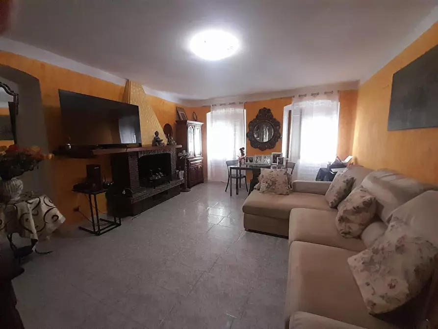 Immagine 2 di Appartamento in vendita  a Livorno