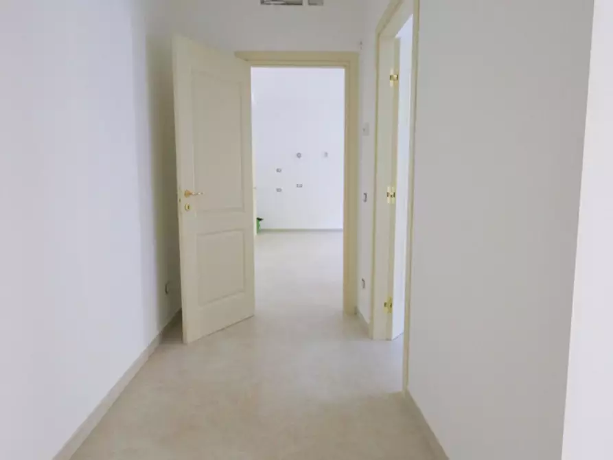 Immagine 8 di Appartamento in affitto  a Cascina