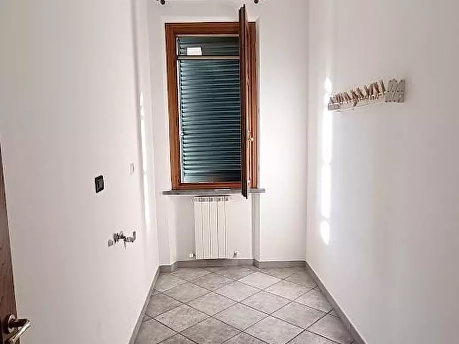 Immagine 5 di Villa in vendita  a Vecchiano