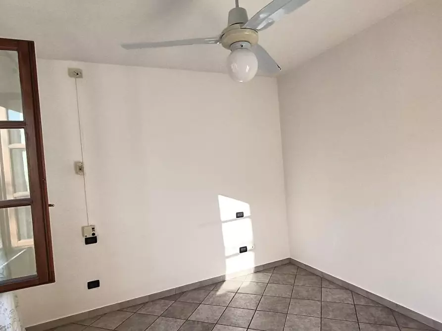 Immagine 10 di Villa in vendita  a Vecchiano