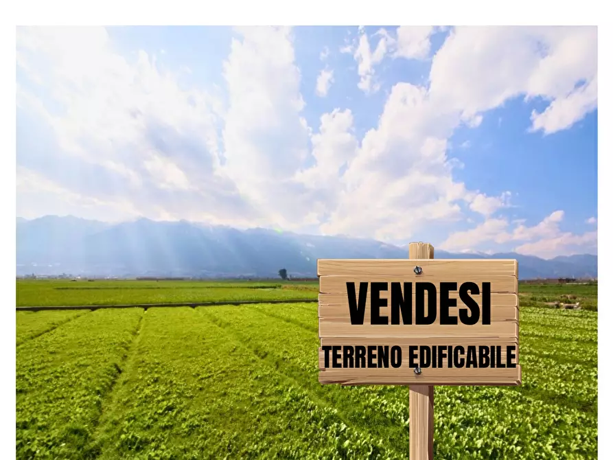 Immagine 1 di Terreno residenziale in vendita  a Pontedera