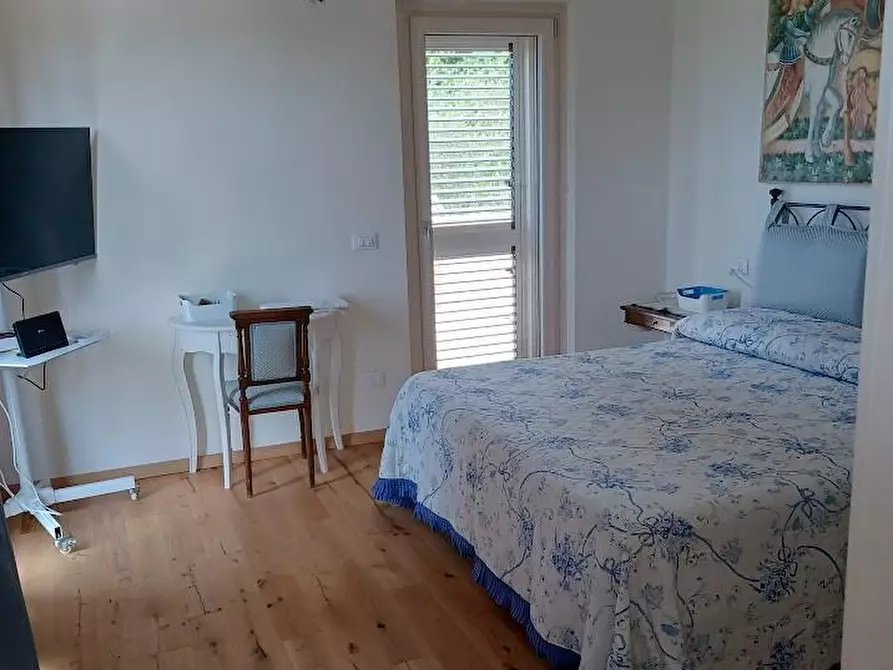 Immagine 8 di Villa in vendita  a Camaiore