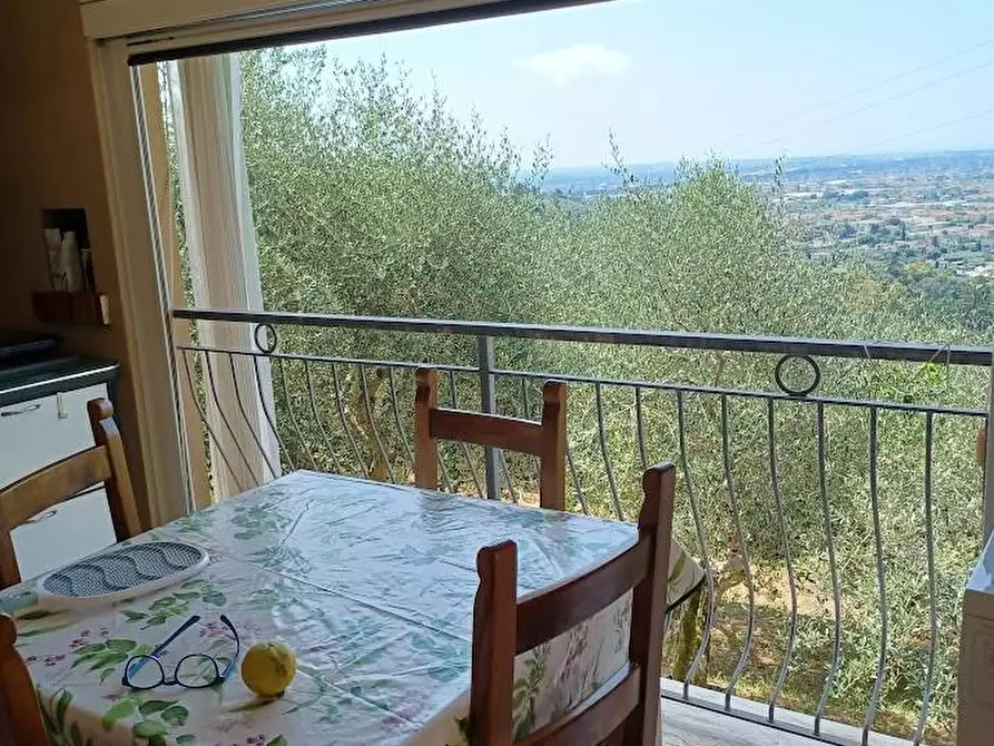 Immagine 27 di Villa in vendita  a Camaiore