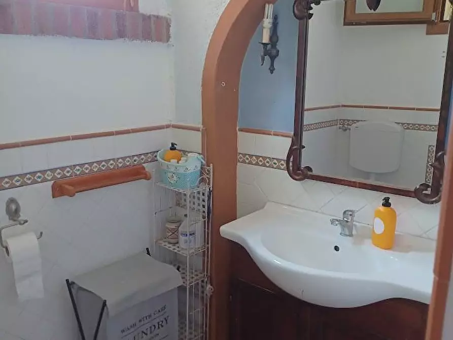 Immagine 23 di Villa in vendita  a Camaiore