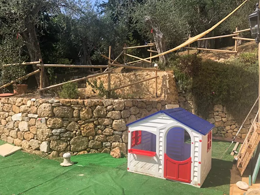 Immagine 43 di Villa in vendita  a Camaiore