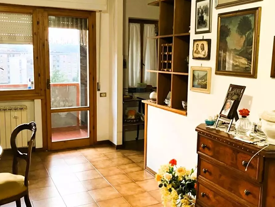 Immagine 2 di Appartamento in vendita  a Carrara