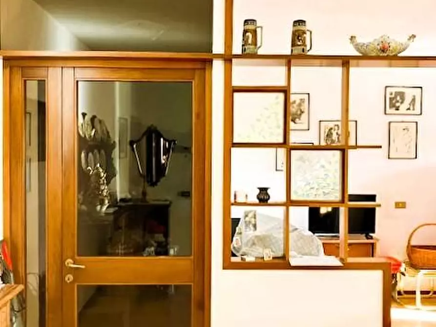 Immagine 5 di Appartamento in vendita  a Carrara