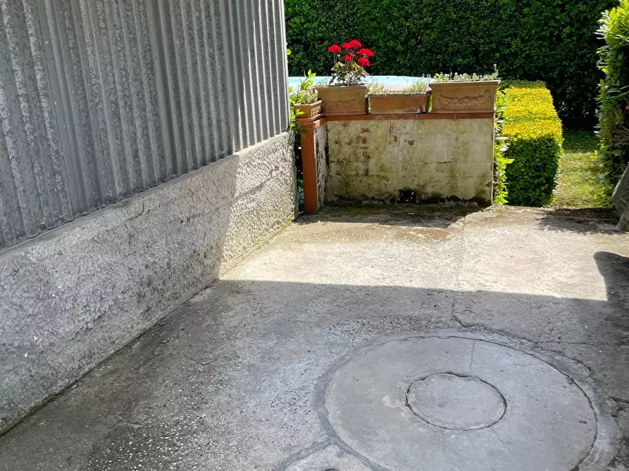 Immagine 2 di Casa semindipendente in vendita  a Carrara