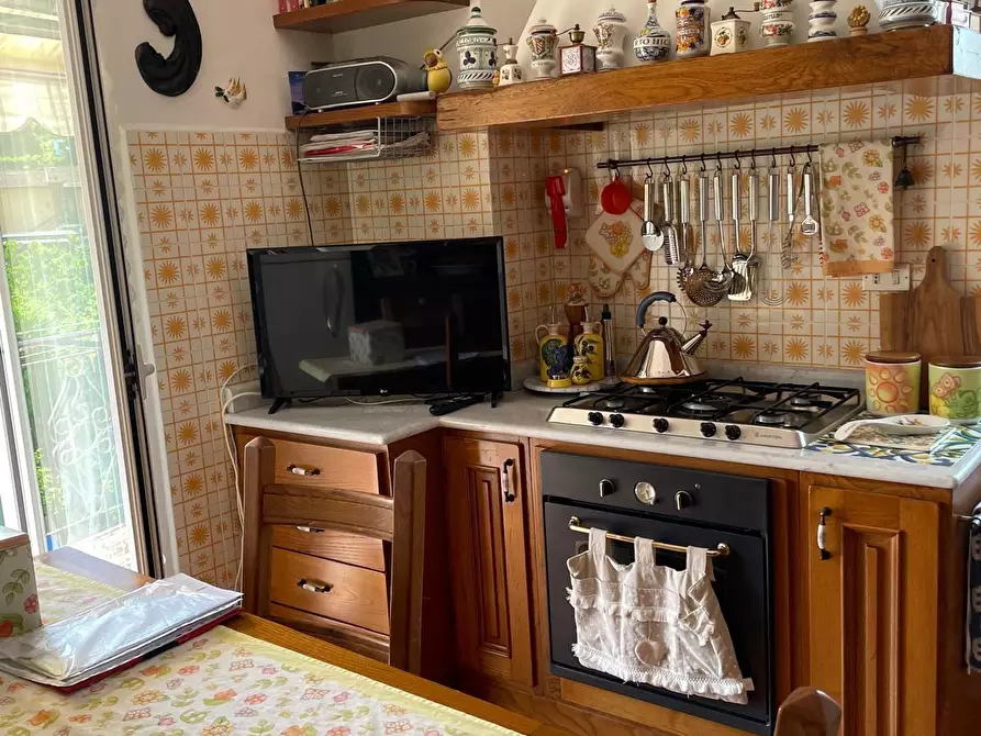 Immagine 10 di Casa semindipendente in vendita  a Carrara