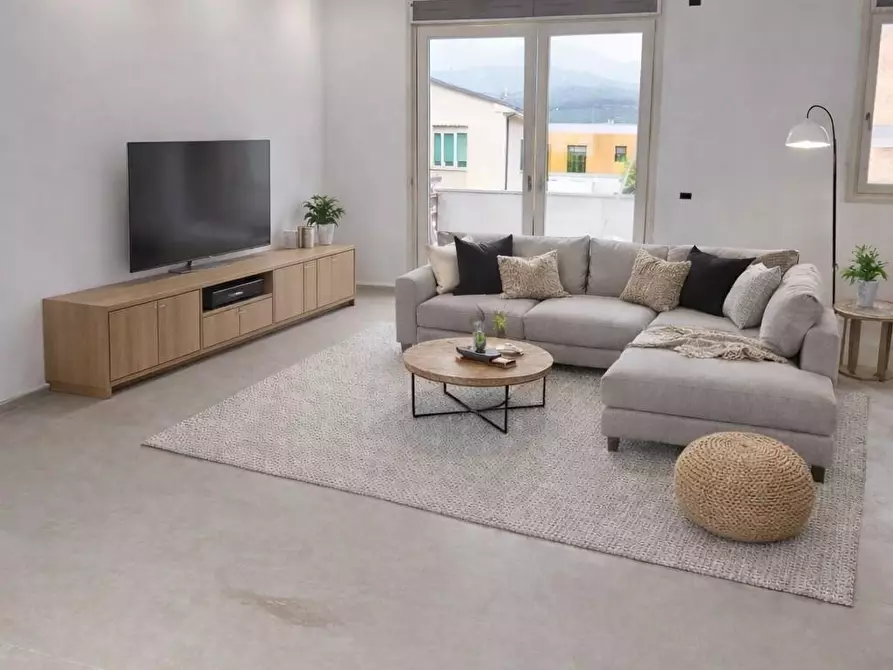 Immagine 2 di Appartamento in vendita  a Cascina