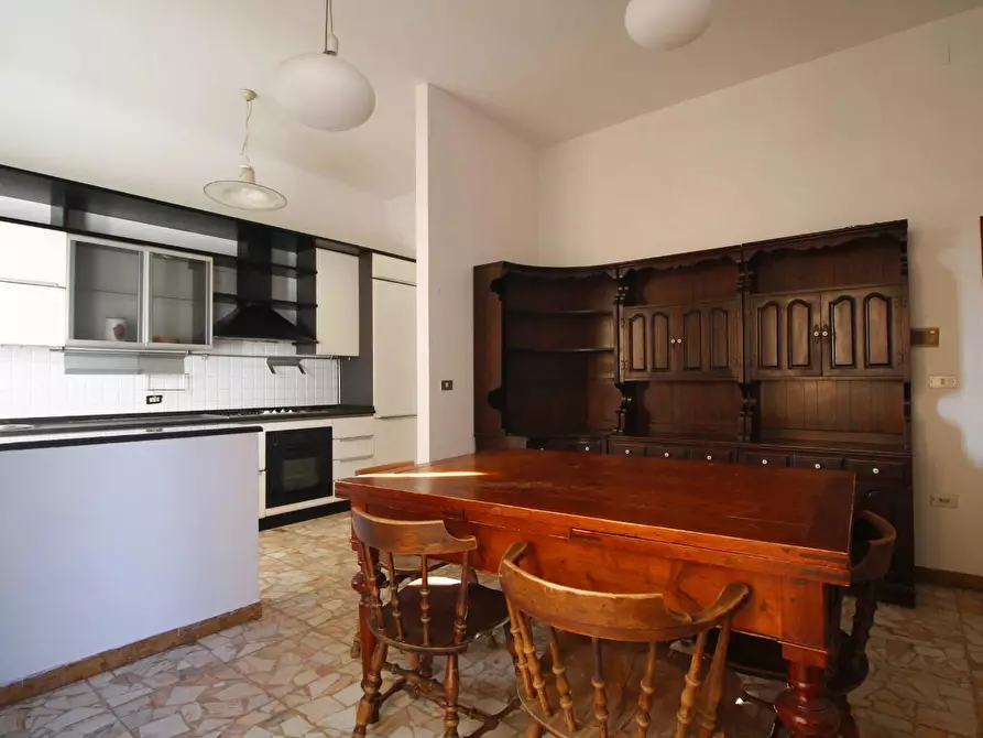 Immagine 6 di Villa in vendita  a Vinci