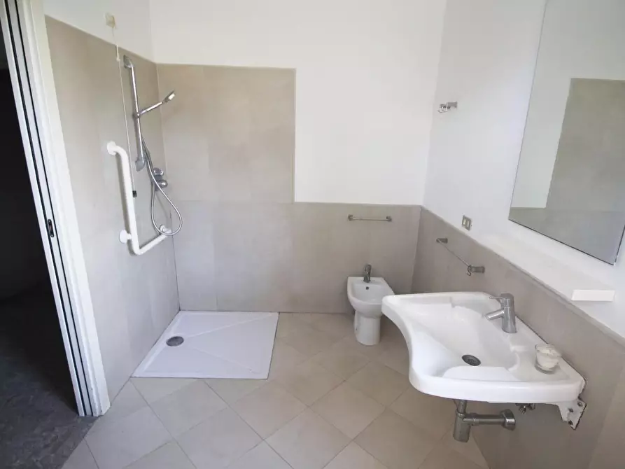 Immagine 11 di Villa in vendita  a Vinci