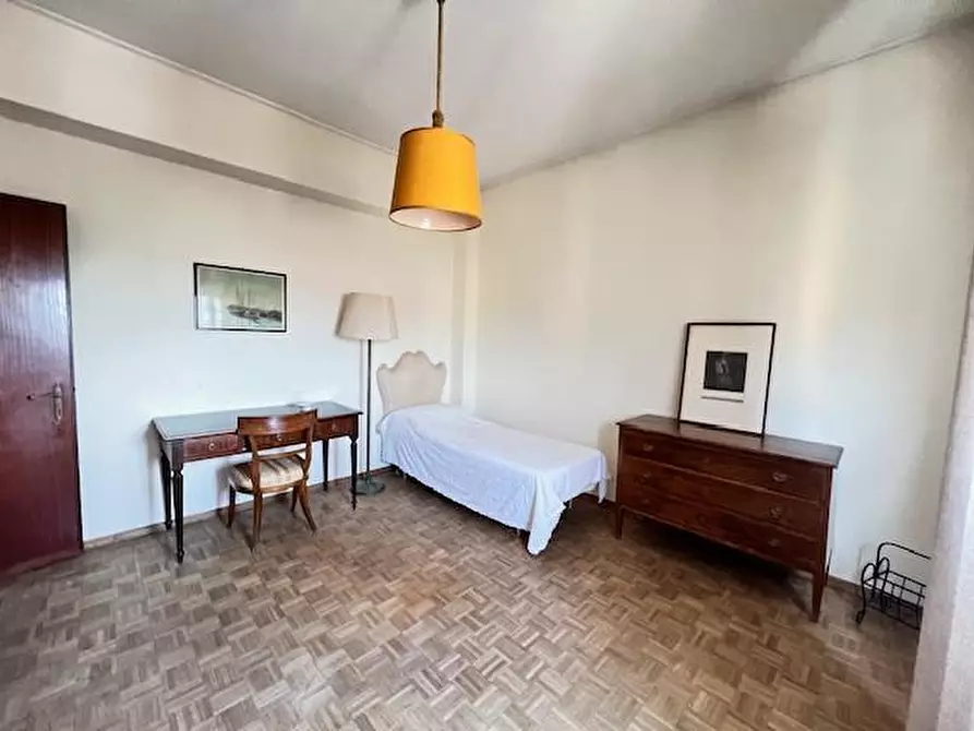 Immagine 9 di Appartamento in vendita  a Siena