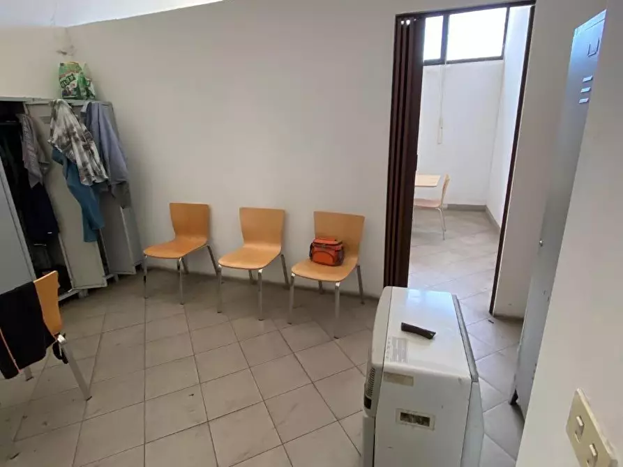 Immagine 7 di Attività artigianale in affitto  a Vicopisano