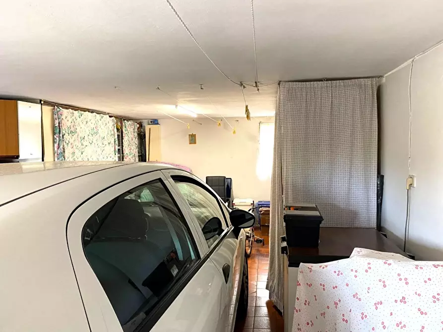 Immagine 17 di Appartamento in vendita  a Pontedera