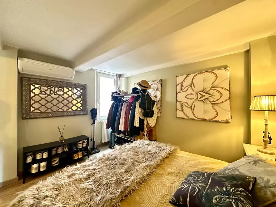 Immagine 20 di Appartamento in vendita  a Lucca