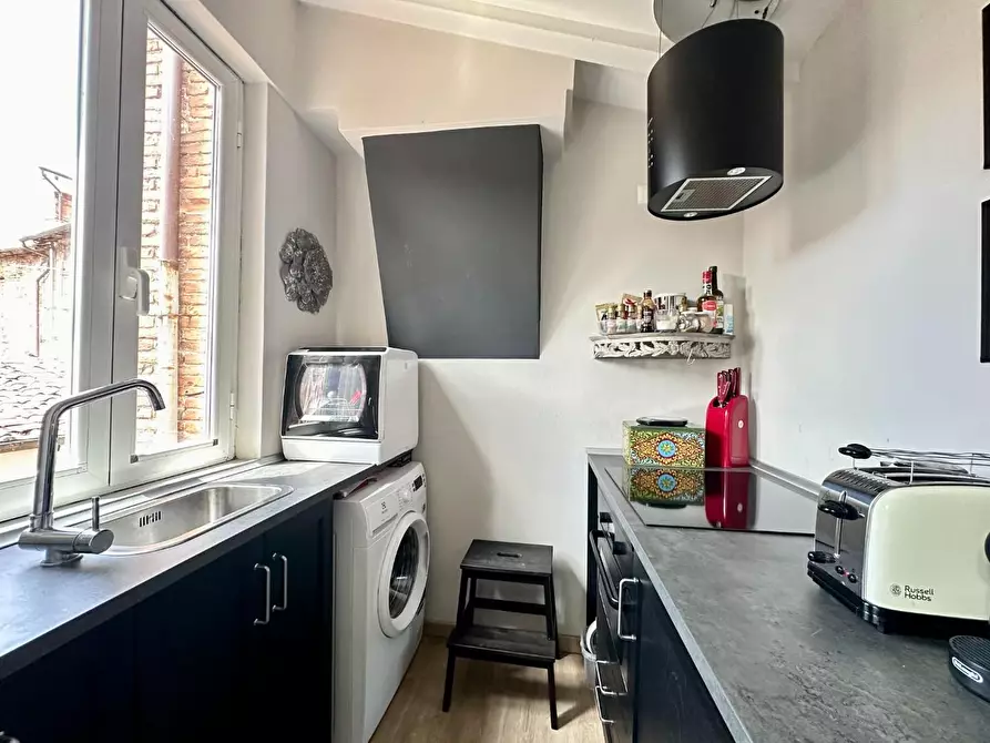 Immagine 4 di Appartamento in vendita  a Lucca