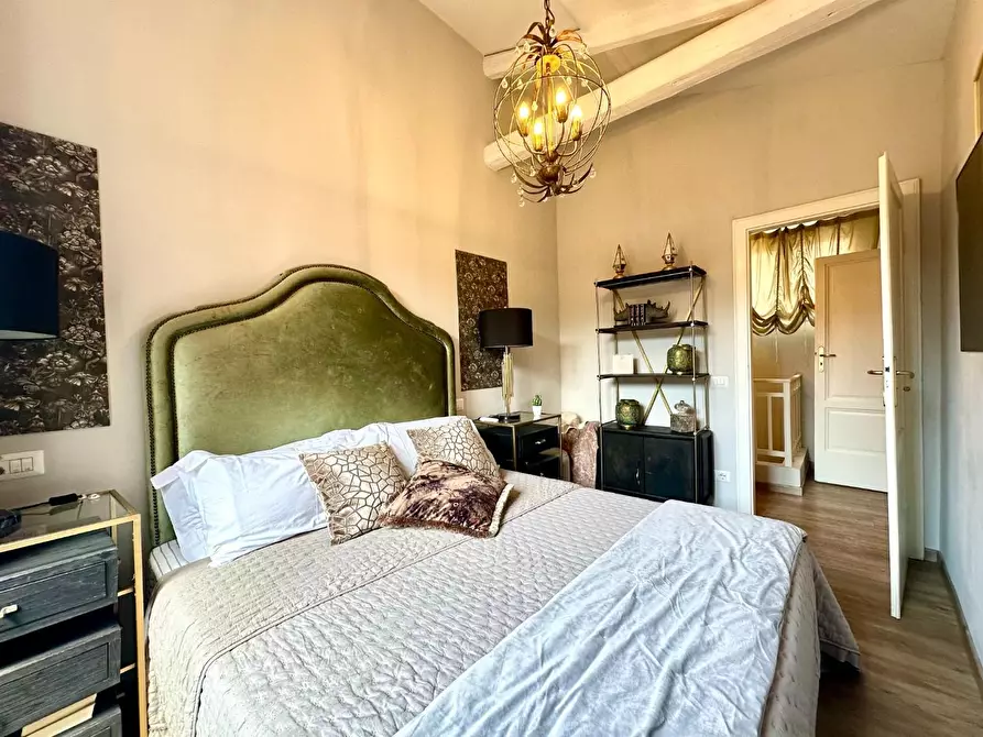 Immagine 9 di Appartamento in vendita  a Lucca