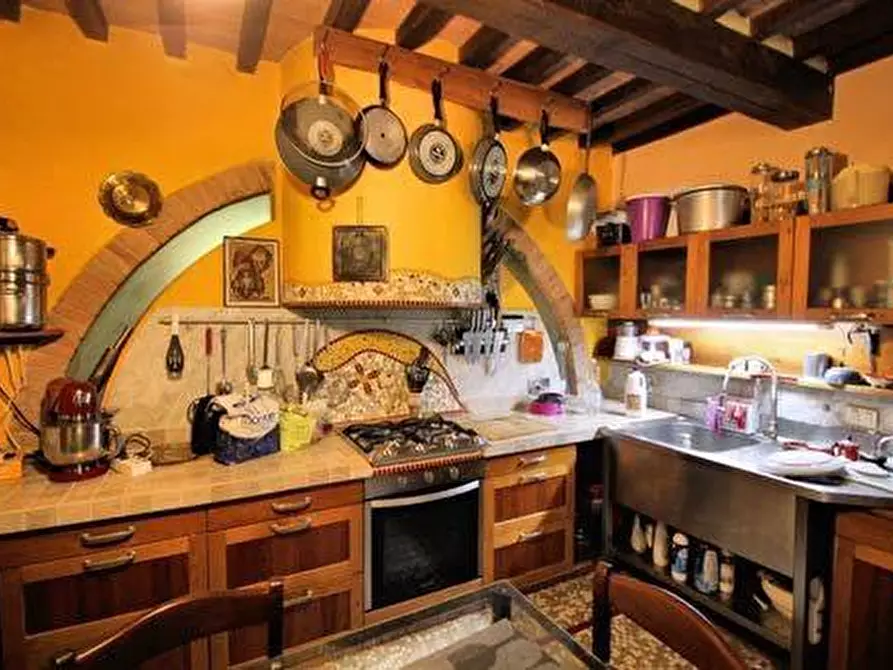 Immagine 10 di Casa colonica in vendita  a Casciana Terme Lari