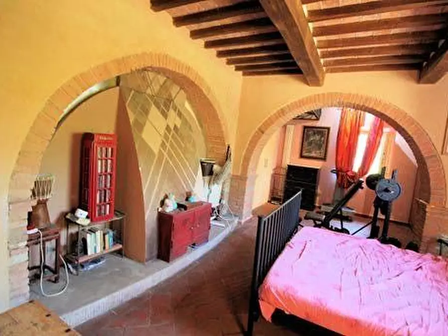Immagine 15 di Casa colonica in vendita  a Casciana Terme Lari