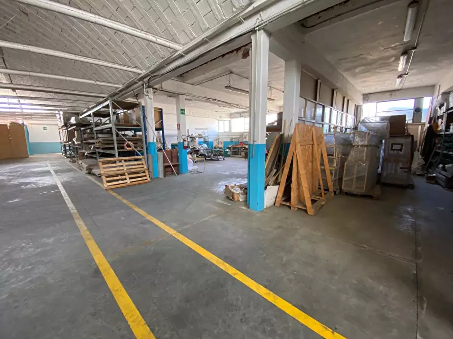 Immagine 10 di Attività artigianale in vendita  a Vicopisano