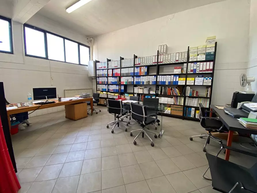 Immagine 5 di Attività artigianale in vendita  a Vicopisano