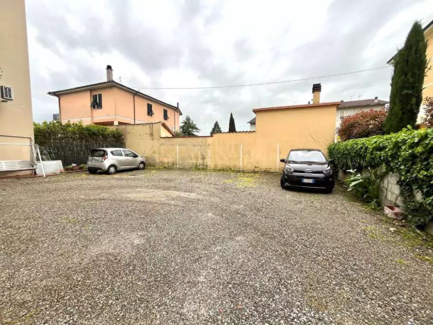 Immagine 30 di Appartamento in vendita  a Pontedera