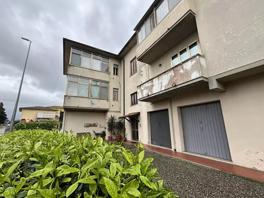 Immagine 34 di Appartamento in vendita  a Pontedera