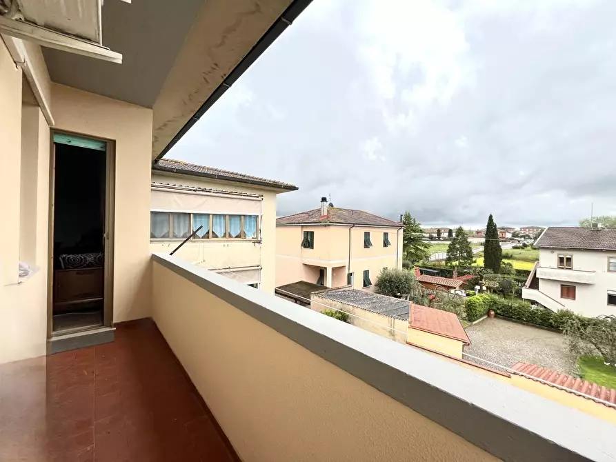 Immagine 15 di Appartamento in vendita  a Pontedera