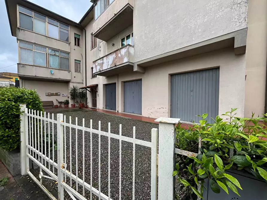 Immagine 33 di Appartamento in vendita  a Pontedera