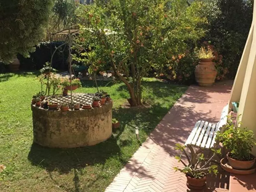 Immagine 8 di Villa in vendita  a Calci
