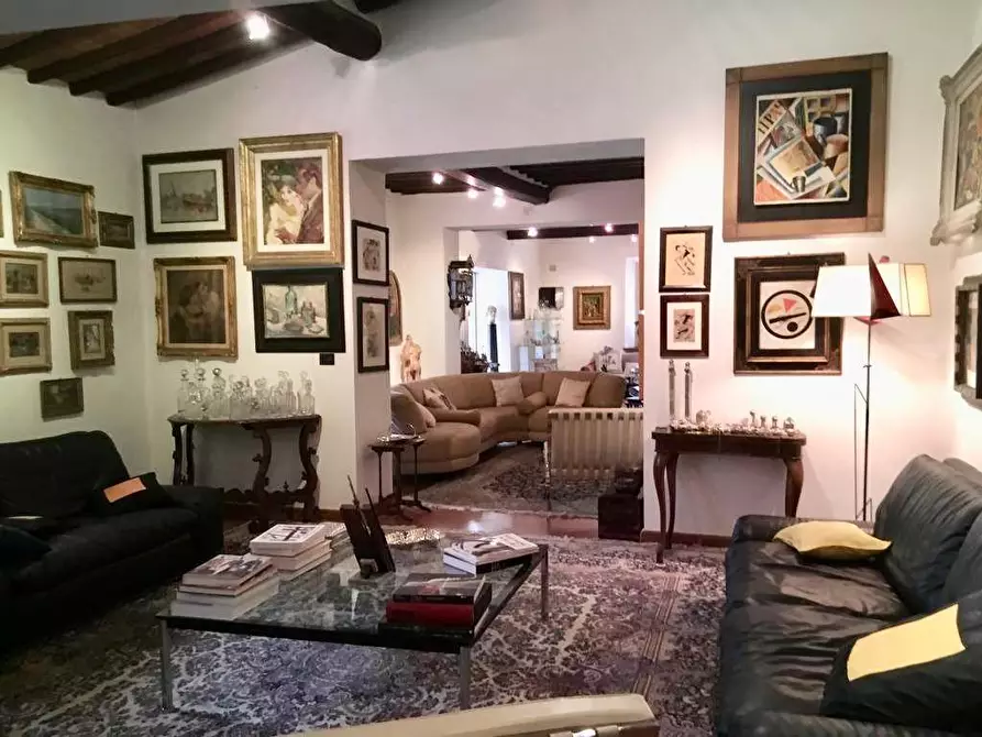 Immagine 6 di Villa in vendita  a Calci