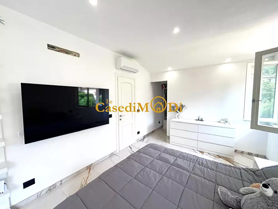 Immagine 28 di Villa in vendita  a Pietrasanta