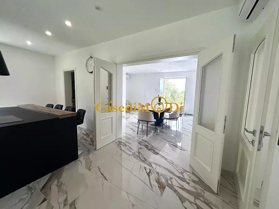 Immagine 7 di Villa in vendita  a Pietrasanta