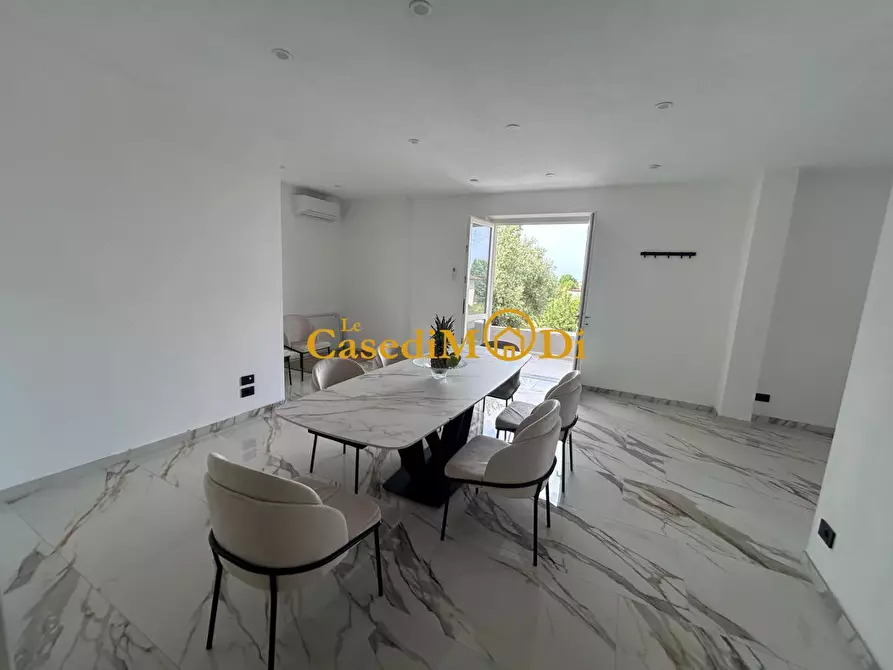 Immagine 9 di Villa in vendita  a Pietrasanta