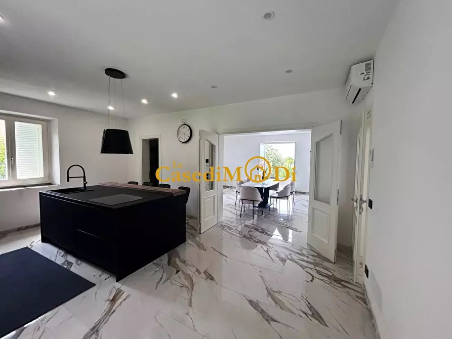 Immagine 4 di Villa in vendita  a Pietrasanta