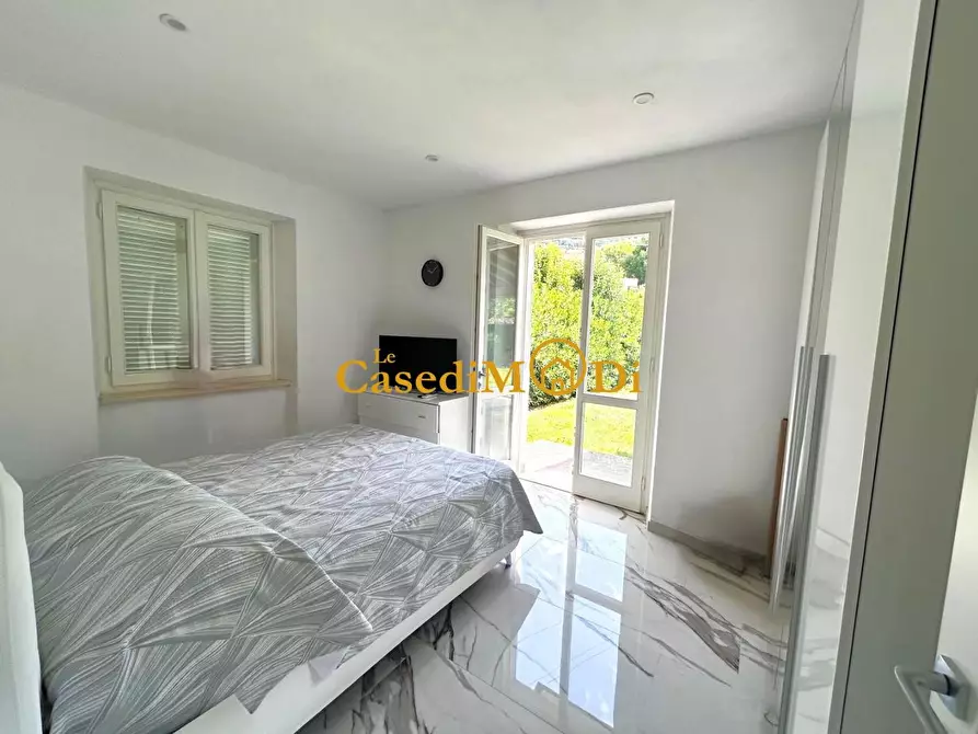 Immagine 24 di Villa in vendita  a Pietrasanta