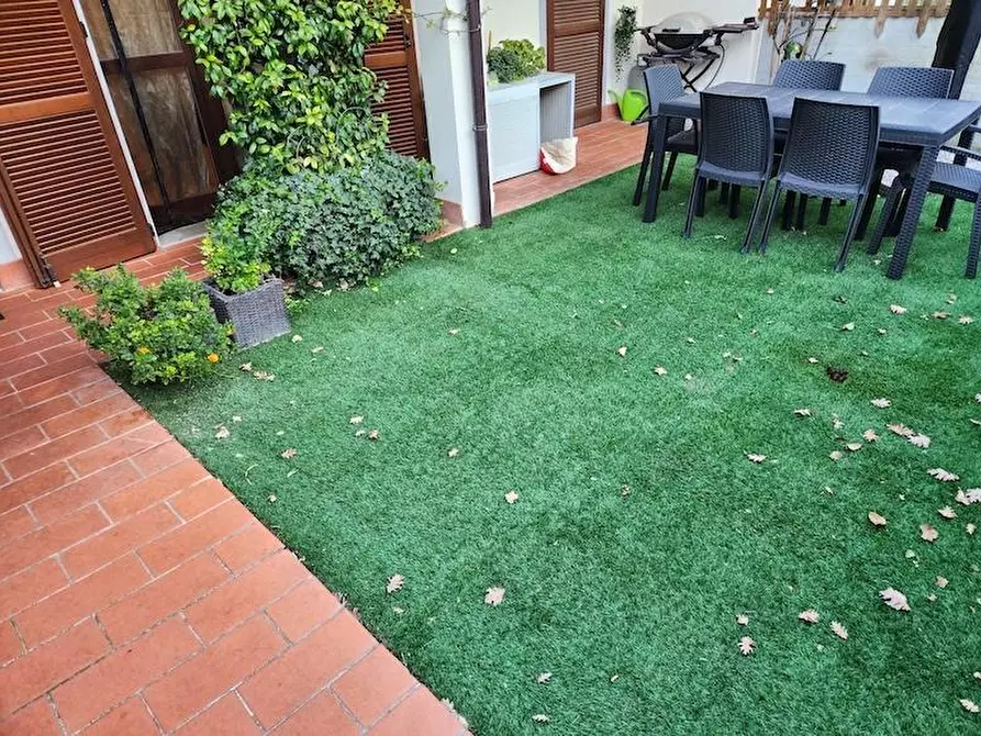 Immagine 13 di Appartamento in vendita  a Santa Maria A Monte