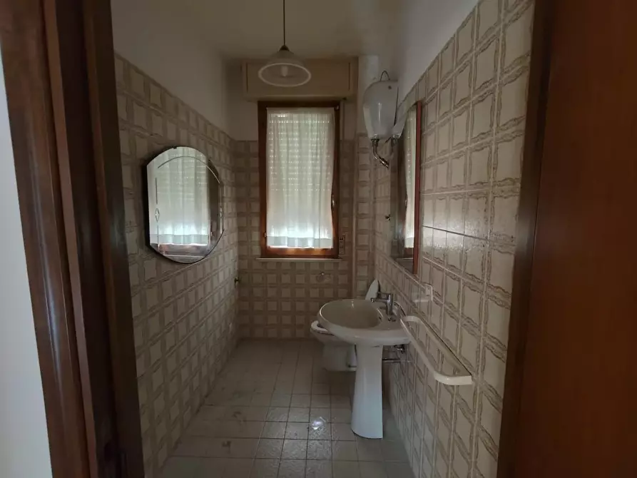 Immagine 11 di Appartamento in vendita  a Cascina