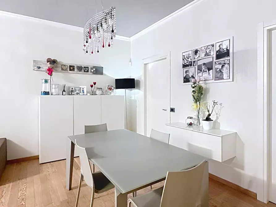 Immagine 7 di Appartamento in vendita  a Viareggio