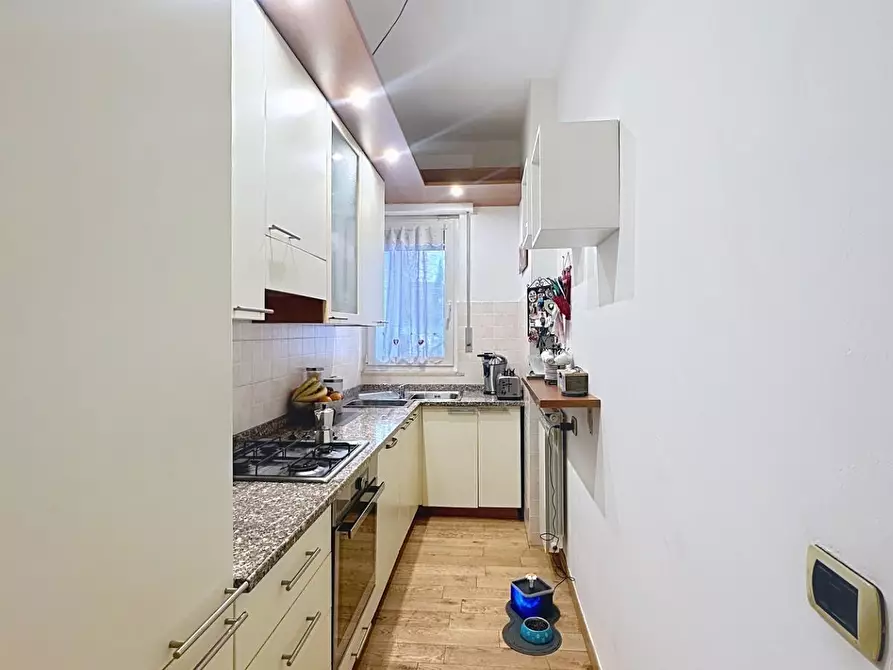 Immagine 8 di Appartamento in vendita  a Viareggio