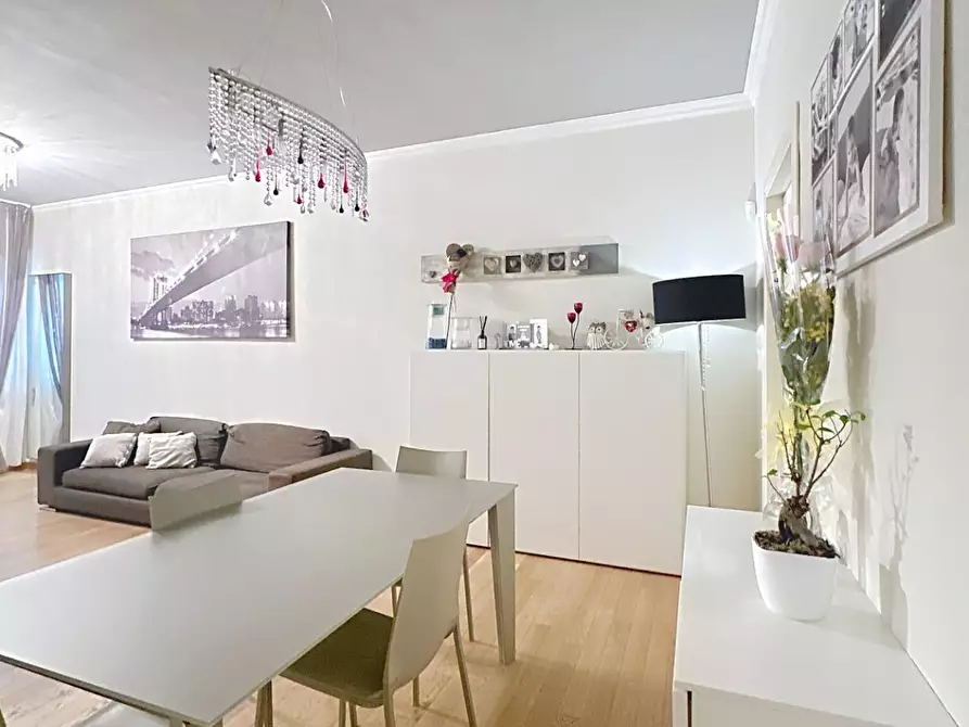 Immagine 4 di Appartamento in vendita  a Viareggio