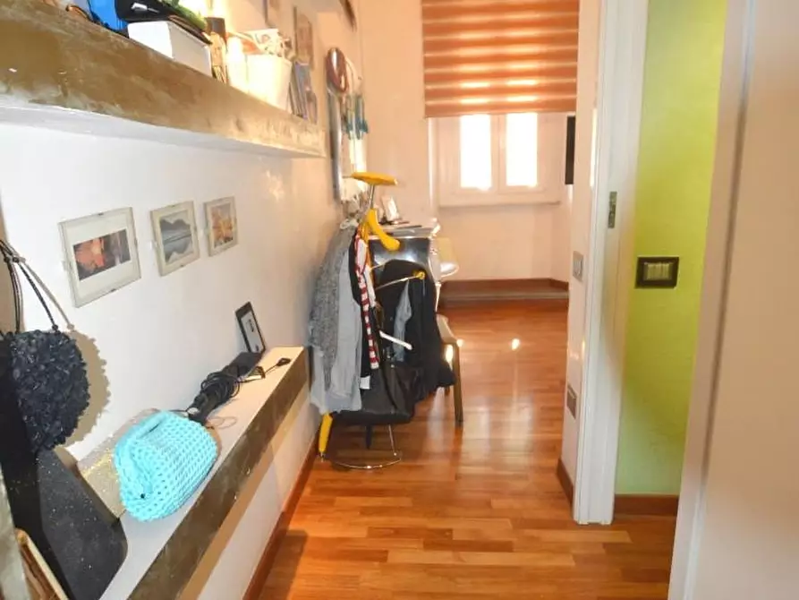 Immagine 3 di Appartamento in vendita  a Lucca