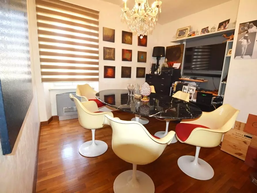 Immagine 9 di Appartamento in vendita  a Lucca