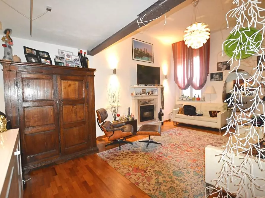 Immagine 2 di Appartamento in vendita  a Lucca